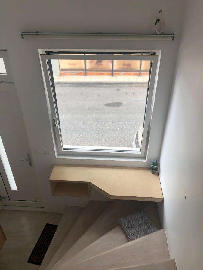 Sunny Micro-Loft Apartment With Outdoor Lounge Bendevís Eksteriør billede